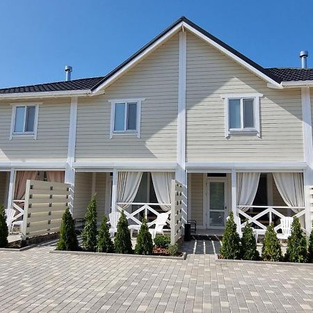 Sunville Chornomorsk Bagian luar foto
